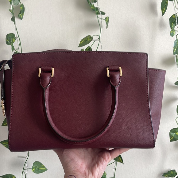 Michael Kors Burgundy Leather Medium Selma Crossbody - Picture 4 of 6